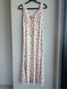 Romantic Cottagecore Cream Pink Floral V-Neck Maxi Dress with Ribbon Detail